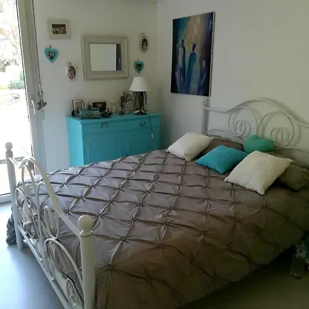 De 2 Chambres Avec Terrasse Amenagee Et Wifi A Raphael A 3 Km De La Апартаменти Сен-Рафаель